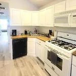 Luxury Apartments 5Queenbed - 20 Min Away Manhattan