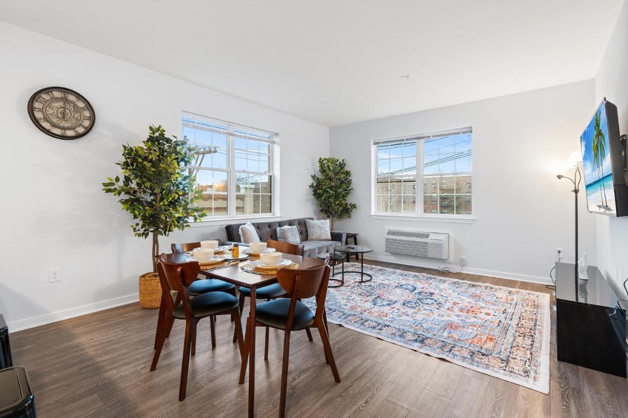 2 Bed With Gym And Laundry Minutes From Nyc Apartment Jersey City
