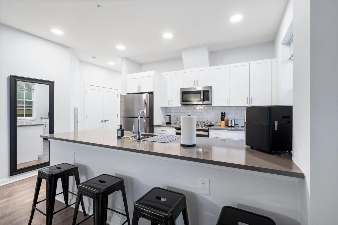 2 Bed With Gym And Laundry Minutes From Nyc Apartment Jersey City