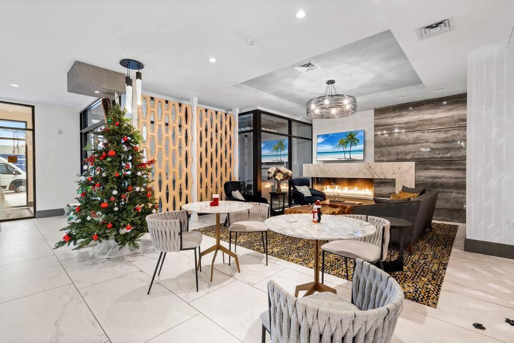 Urban Elegance: 20 Minutes To Nyc Apartment