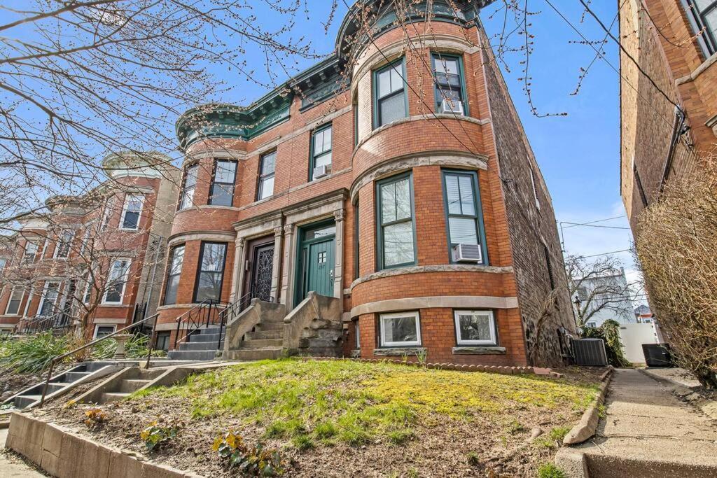 Homestay Beautiful Door Brownstone Jersey City