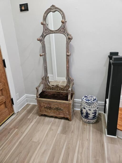 Homestay Beautiful Door Brownstone Jersey City