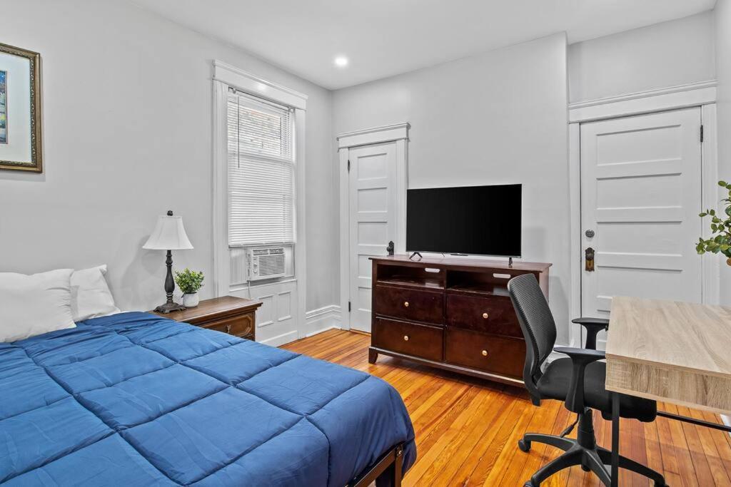 Beautiful Door Brownstone Homestay Jersey City