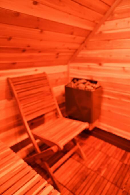 Apartment Urban Oasis With Sauna And King Bed With Free Parking Plus More