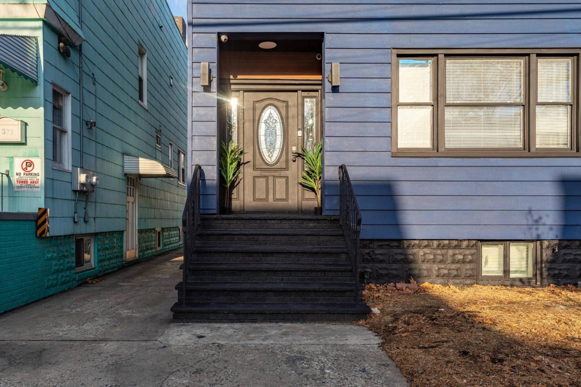 6-guest Jersey Haven: Location-comfort-vibes Apartment *