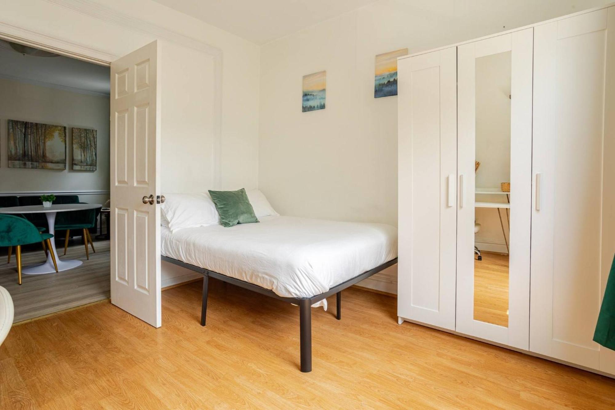 Apartment 6-guest Jersey Haven: Location-comfort-vibes Jersey City