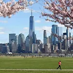 Liberty Dream - 20 Min To Nyc