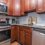 Gorgeous Duplex With Parking By Jsq