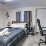 Two Modern Apartment Minutes To Nyc