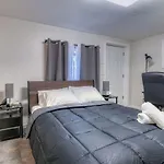 Two Modern Apartment Minutes To Nyc