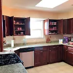 Business & Family Friendly Balcony Jacuzzi Free Park