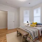 Modern & Spacious 3 Bed & 2 Ba Condo Mins From Nyc