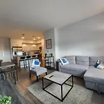 Pristine 2Br Apt With Modern Amenities Near Nyc