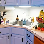 Urban Oasis With Sauna And King Bed With Free Parking Plus More