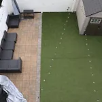Modern Minimalistic 3 Bdr Apt Townhouse