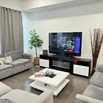 Stunning Nyc Rooftop Views Minutes Away From Nyc 2 Bedroom 2 Bath