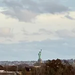Stunning Nyc Rooftop Views Minutes Away From Nyc 2 Bedroom 2 Bath