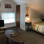 Cozy Alcove Studio Apt W Outdoor Deck W Nyc Views