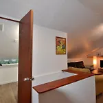 Cozy Alcove Studio Apt W Outdoor Deck W Nyc Views