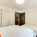 8 Mi To Nyc Centrally Located Jersey City Apt!