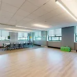 Very Posh 1 Bed Room Apartment -City Views, Walk To Subway And Ferry, 15 Minutes To Manhattan, Min 30 Days Stay