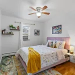 Large Luxury Home With Game Room & Backyard Near Nyc With Parking