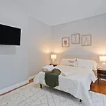 Cozy 1-Family Home - 10 Mins Nyc