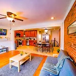 Stylish 3 Bed, Minutes To Nyc!