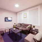 Modern Comfort-2Br Haven Mins To Nyc