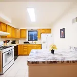 Ample 3Br And 1Bath Apt Close To Nyc