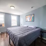 Cozy & Simple 2-Bedroom Unit Minutes To Nyc