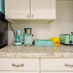 Big City Life: 1Br Apt Wnetflix Easy Nyc Access