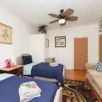 3 Bedroom Gem! King, Full & Twin Beds, Sauna With Free Parking Plus More