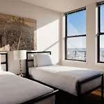 Sky City Apartment At 30 Regent