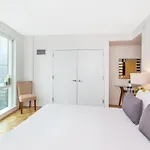 Dharma Home Suites Jc At Paulus Hook
