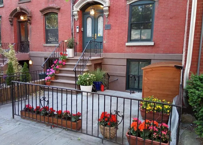 Historic 1869 Brownstone 15 Min To Nyc Downtown