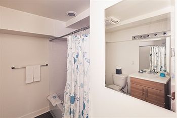 Hotel Sky City At 30 Regent