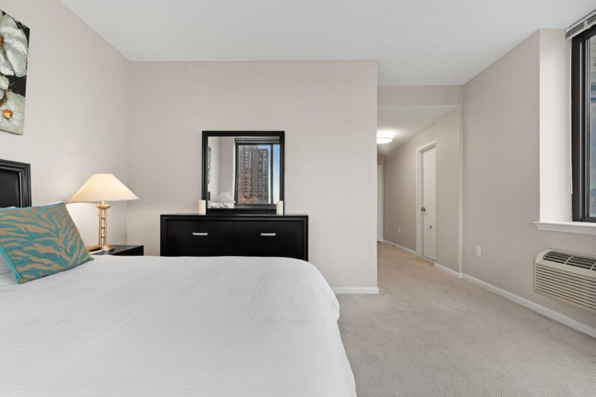 Global Luxury Suites Downtown Jersey City
