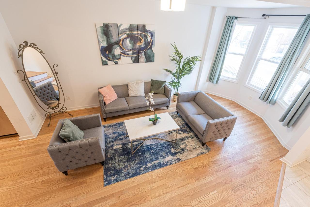 Tranquil Town House With Parking And Laundry - Just 25 Minutes To Time Square!
