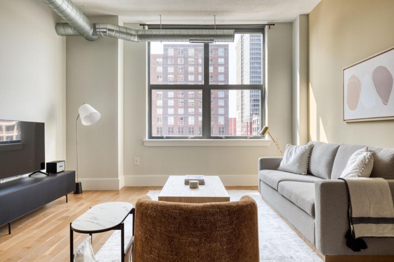 Jersey 1br W Doorman Gym Wd Nr Shuttle Nyc-945