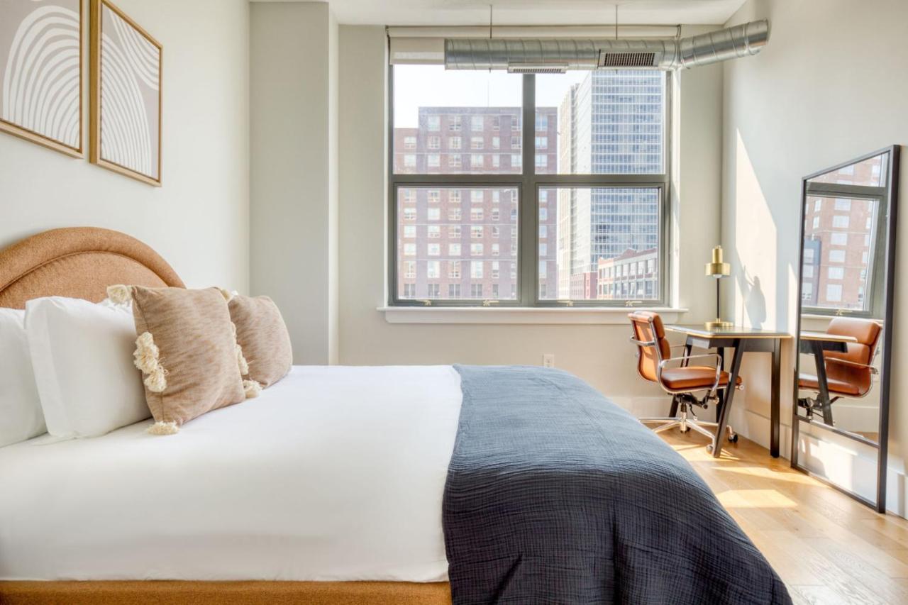Jersey 1br W Doorman Gym Wd Nr Shuttle Nyc-945