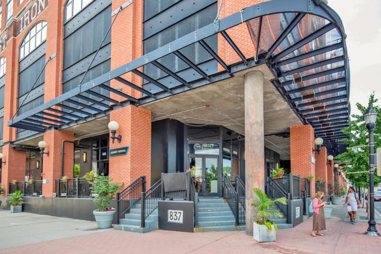Jersey 1br W Doorman Gym Wd Nr Shuttle Nyc-945 Apartment Jersey City