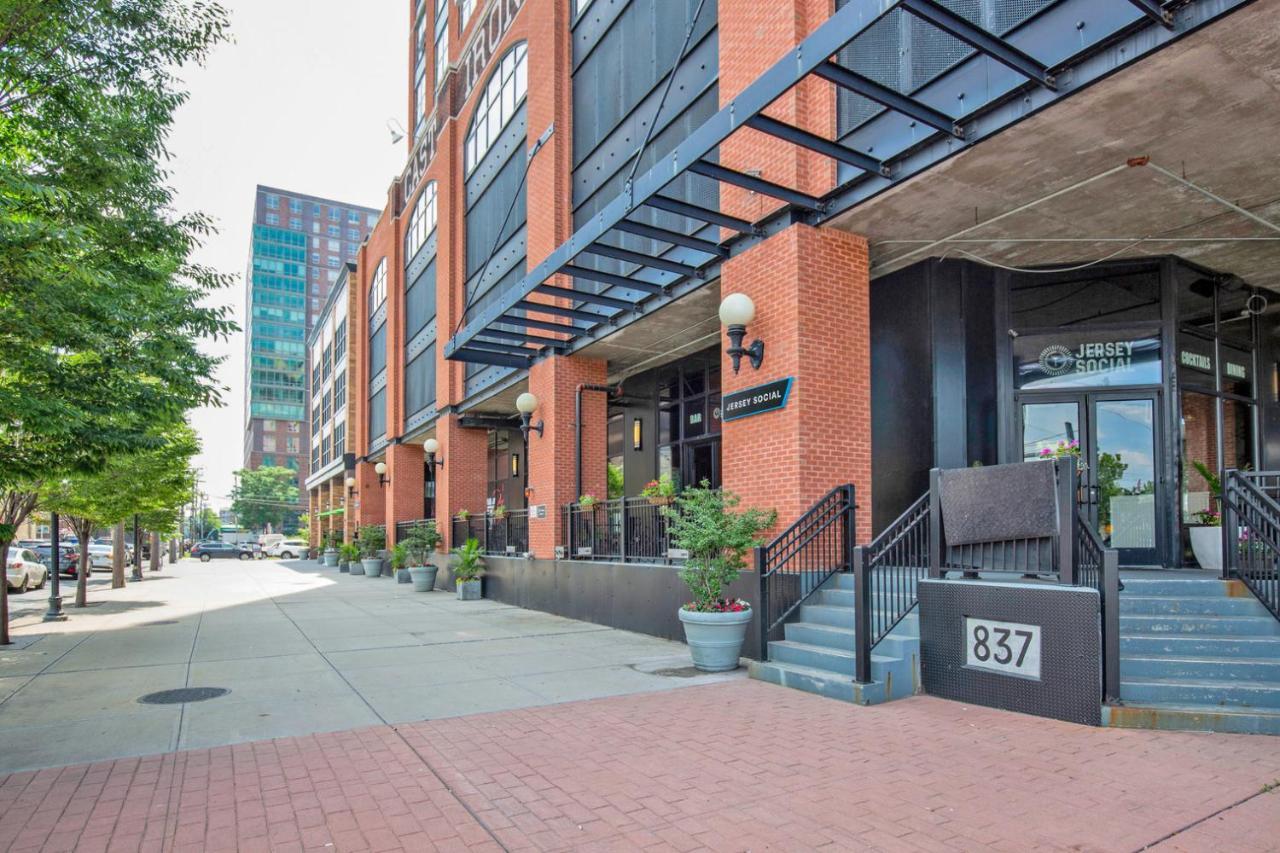 Jersey 1br W Doorman Gym Wd Nr Shuttle Nyc-945 Jersey City