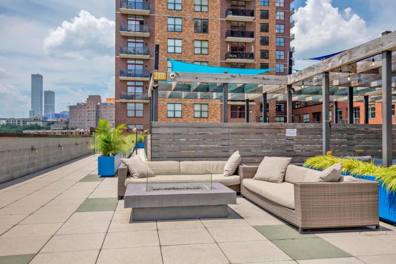 Jersey 1br W Doorman Gym Wd Nr Shuttle Nyc-945