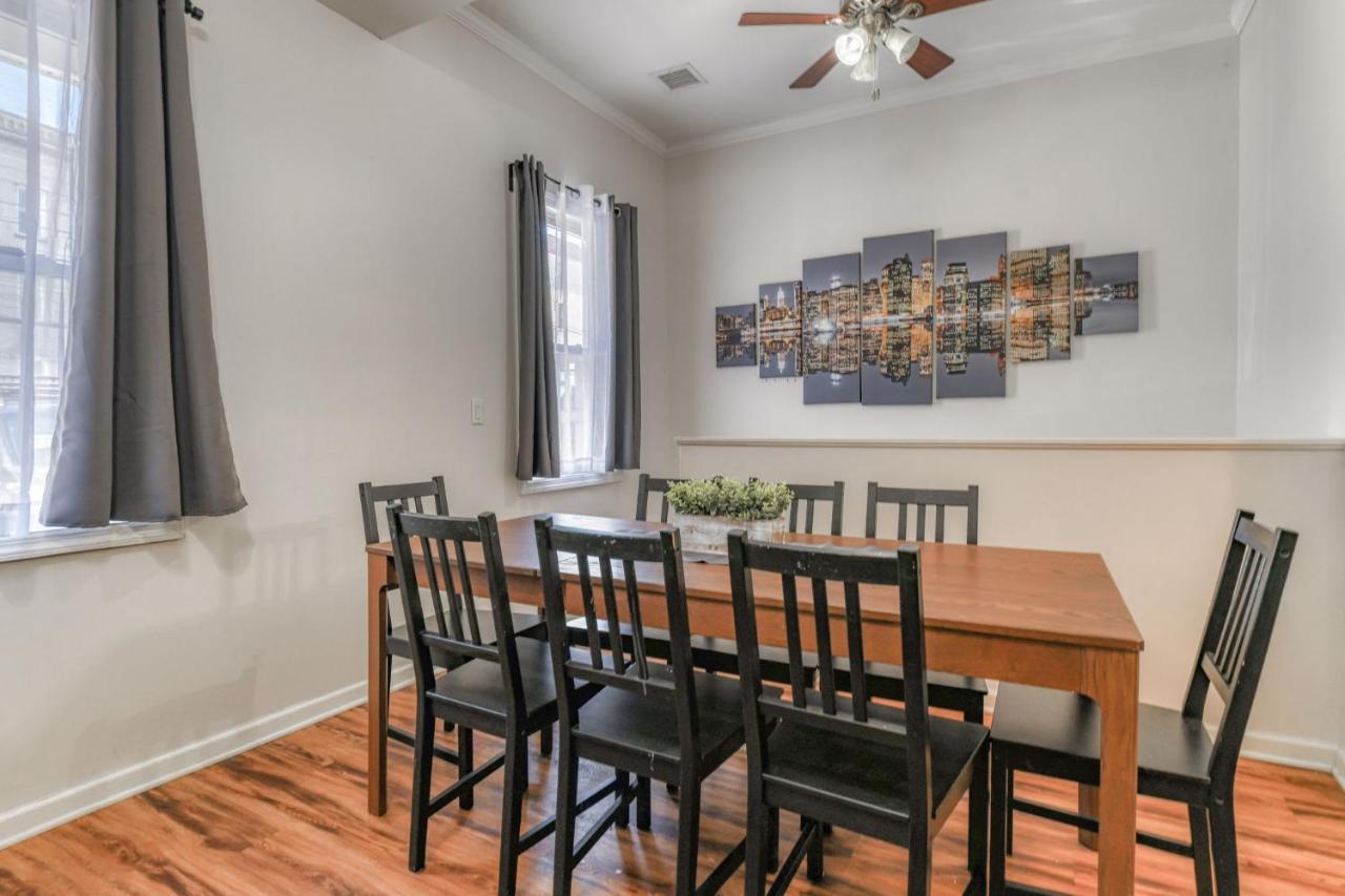 Apartment Gorgeous Duplex With Parking By Jsq *