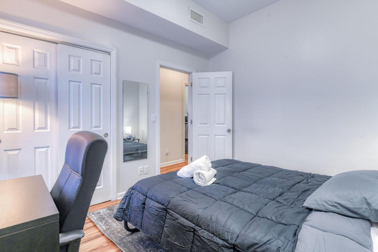 Gorgeous Duplex With Parking By Jsq * Jersey City