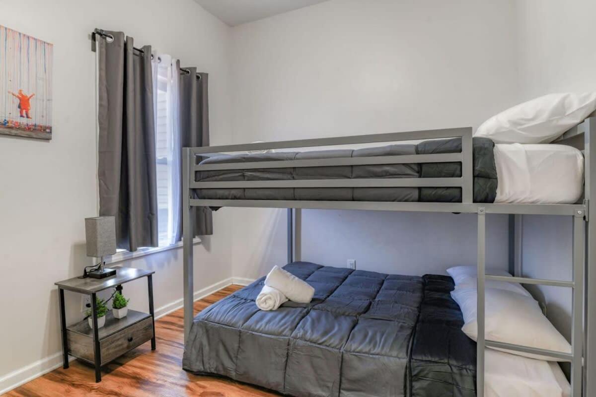 Two Modern Minutes To Nyc Apartment