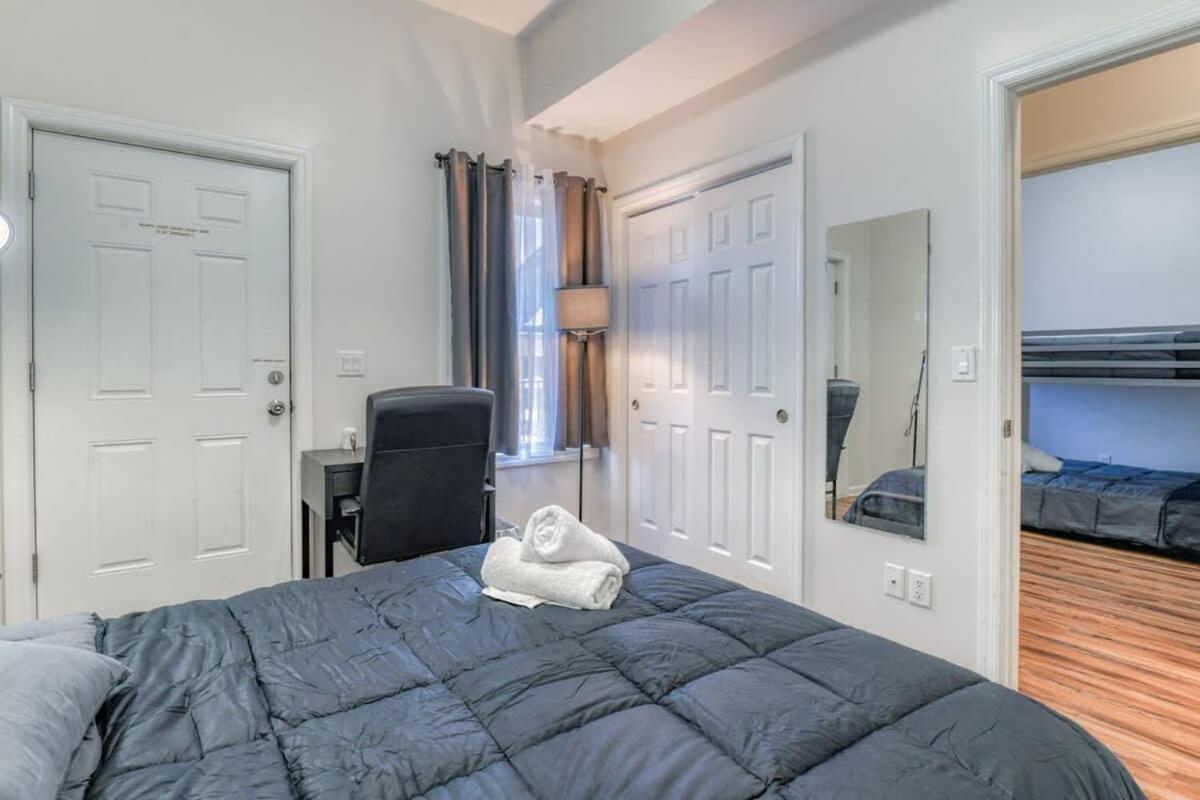 Apartment Two Modern Minutes To Nyc