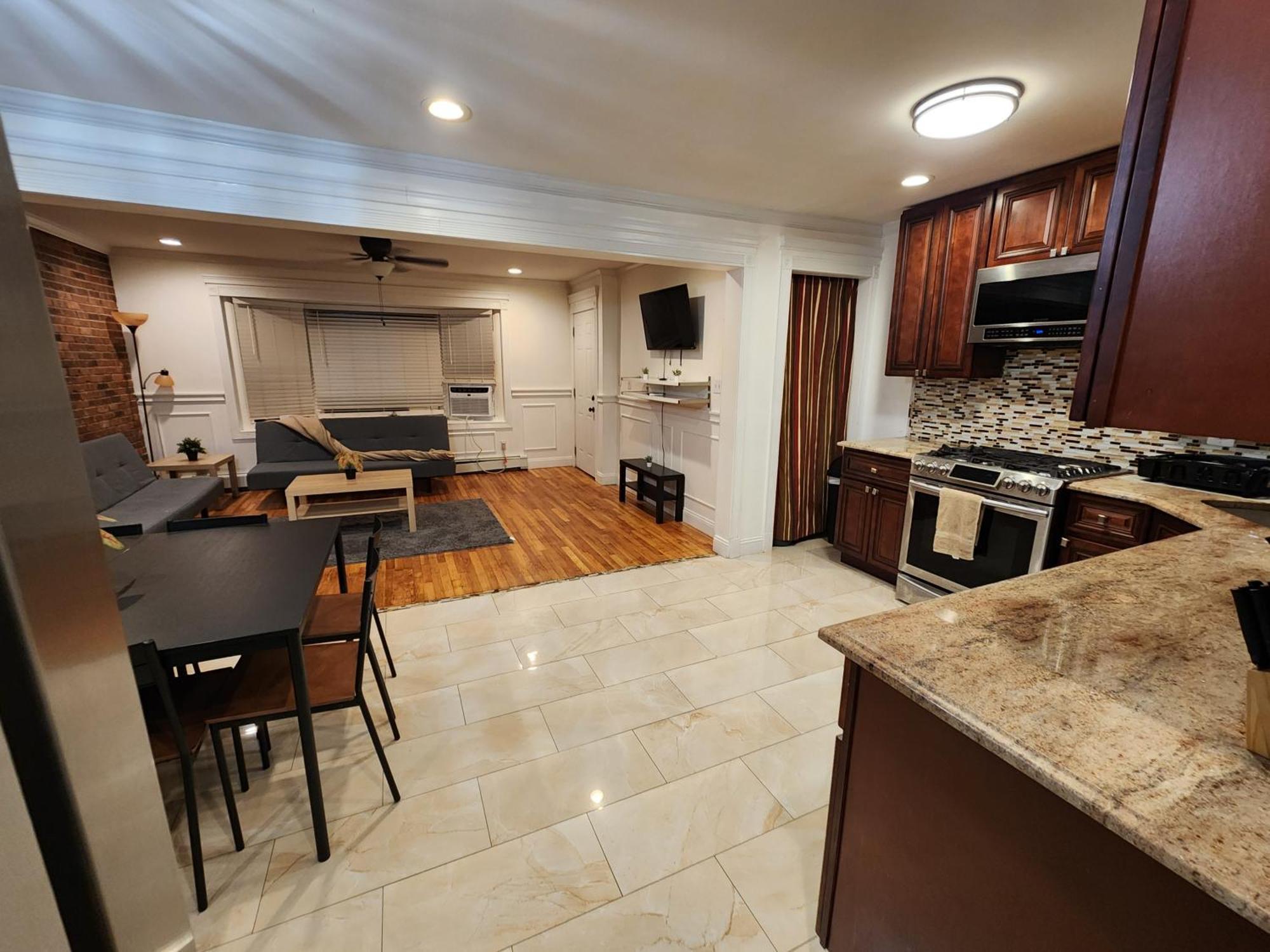 Apartment Stylish 3 Bed, Minutes To Nyc! *