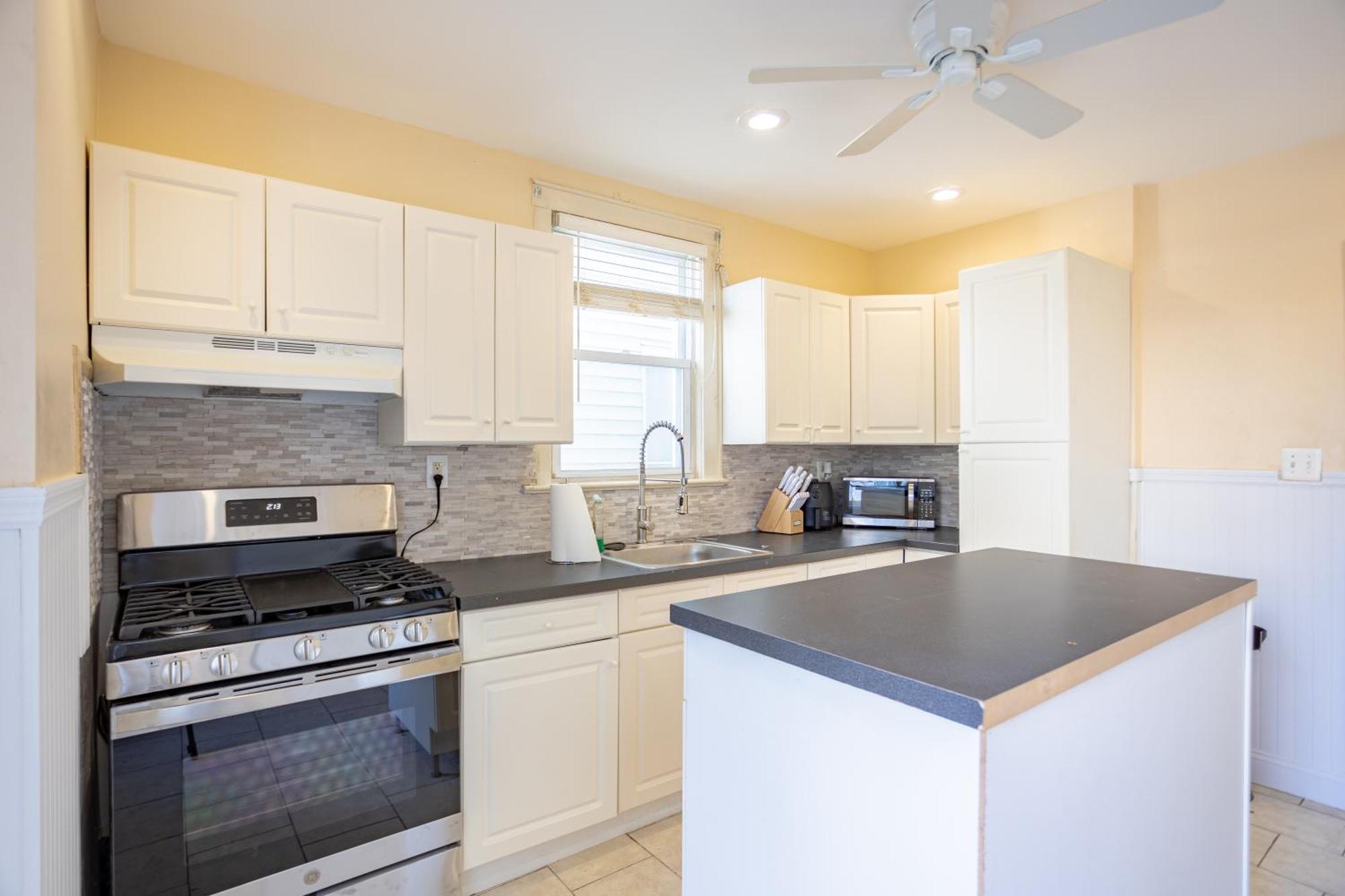 Spacious & Stylish 2br Near Manhattan Apartment Jersey City